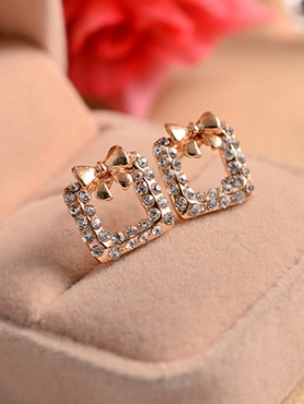 Endearing bowknot square studded earrings 