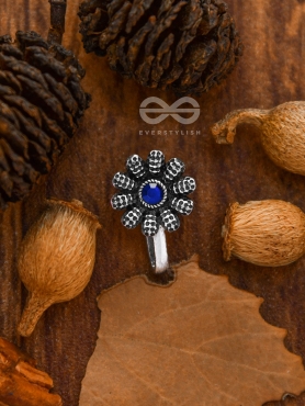 The Floral Fantasy - Embellished Non-pierced Nosepin (Sapphire Blue)