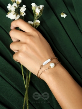Treasures of Sea- Golden Pearl Bracelet