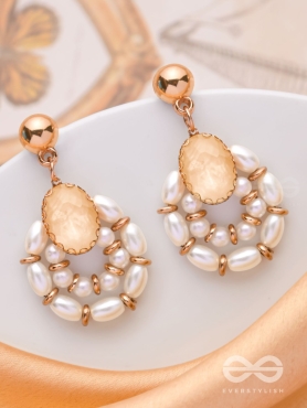 THE IVORY ELEGANCE - ELEGANT DROP EARRINGS (GOLDEN)