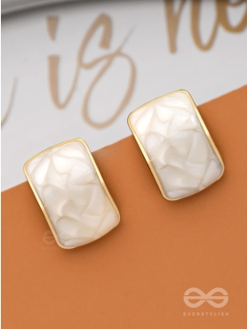THE CLASSIC RADIANCE  - GOLDEN ENAMELLED STUD EARRINGS (WHITE)