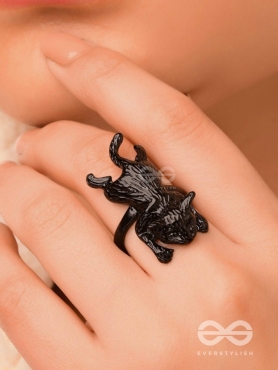 A MAJESTIC PROWL - STATEMENT BLACK RING (ADJUSTABLE)