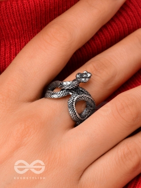 NIGHTSHADE BASILISK - STATEMENT SILVER RING (ADJUSTABLE)