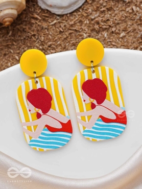DIVE 'N DABBLE - STATEMENT ACRYLIC EARRINGS