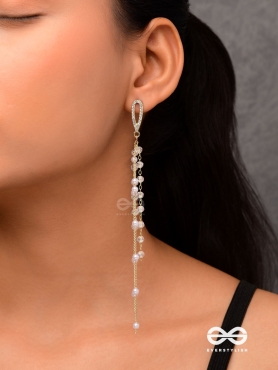Glass sprinklings - Dangling golden bead earrings 