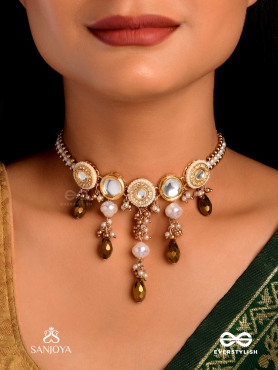 KANAKLEKHA - GOLDEN GLEAM- ROUND POLKI ACCENTED NECKPIECE WITH DEWY WHITE PEARLS AND WARM EARTHY TONE BEADS
