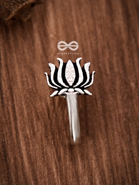 The Little Lotus Non-piercing Boho Nosepin
