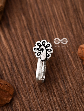 The Little Oxidised Peacock Non-piercing Boho Nosepin