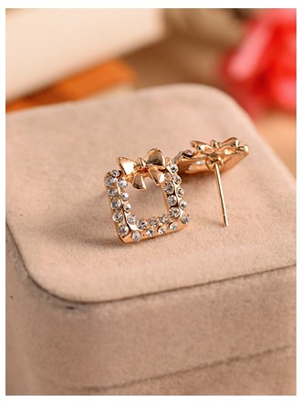 Endearing bowknot square studded earrings 