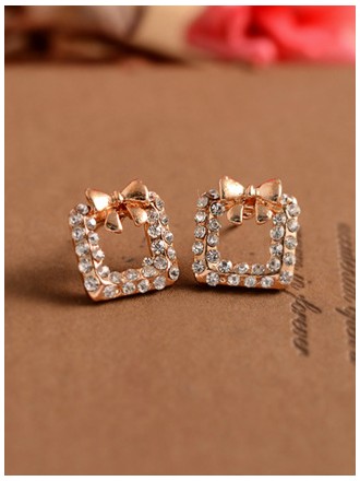 Endearing bowknot square studded earrings 
