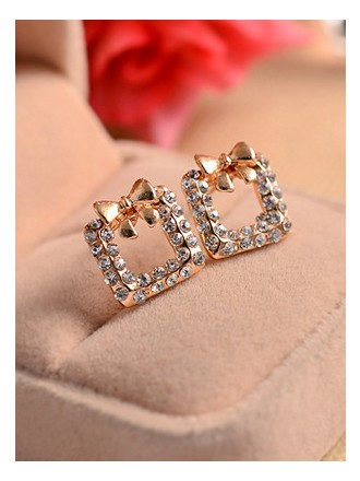 Endearing bowknot square studded earrings 