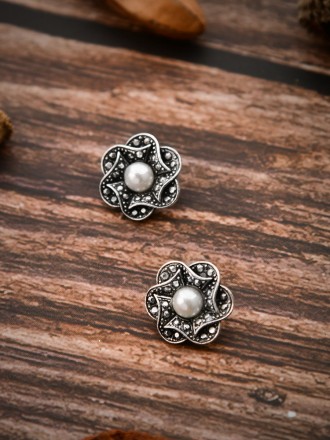 The Oxidised Pearly Flower Tiny Trinket Earrings