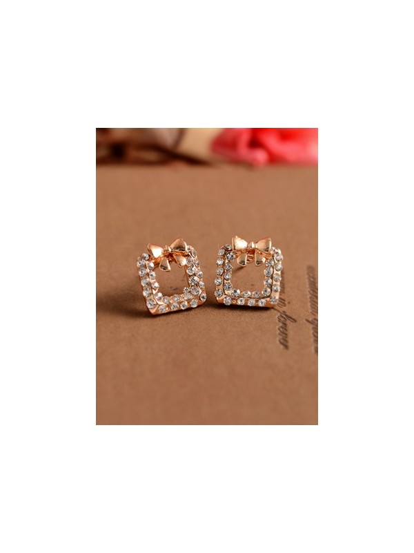 Endearing bowknot square studded earrings 