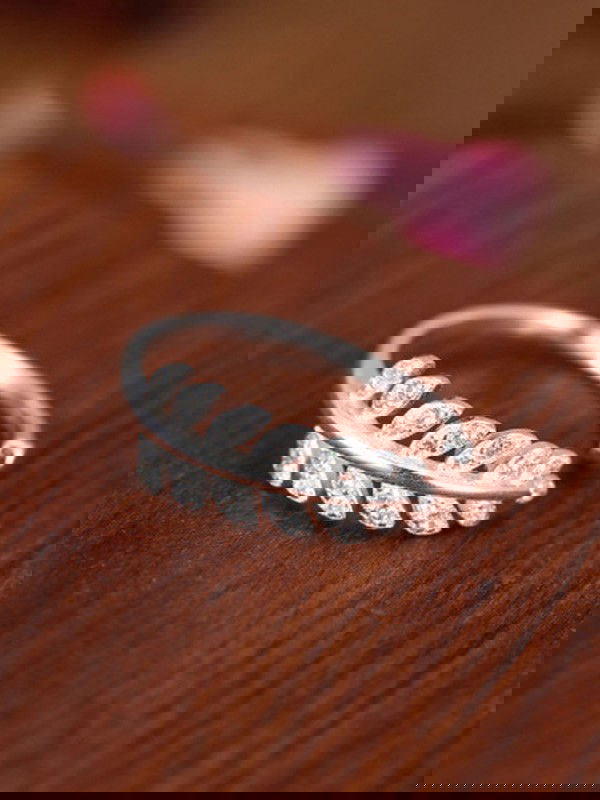 Lustrous  Leaves Adjustable American Diamond Ring