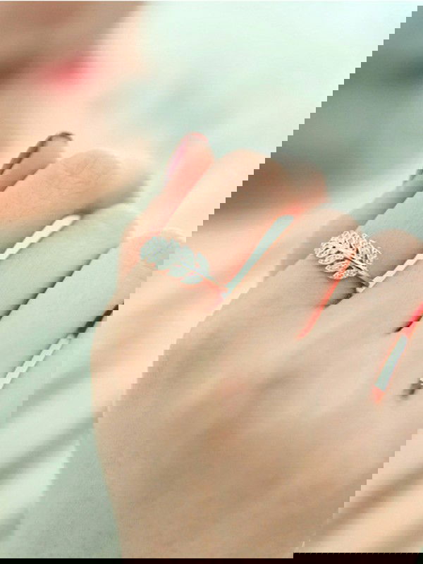 Lustrous  Leaves Adjustable American Diamond Ring