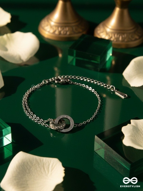 GIORA ITALIA - ORLA CONNECT – STAINLESS STEEL ANTI-TARNISH INTERLOCK SILVER BRACELET