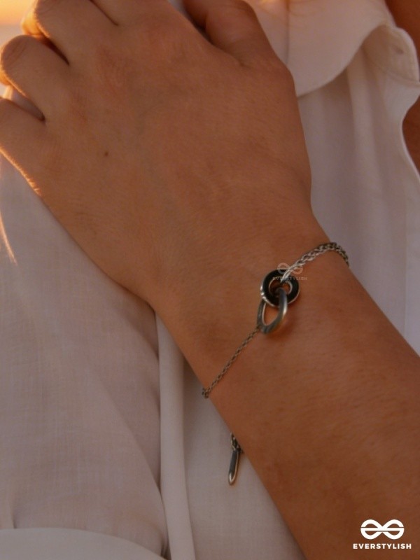 GIORA ITALIA - ORLA CONNECT – STAINLESS STEEL ANTI-TARNISH INTERLOCK SILVER BRACELET