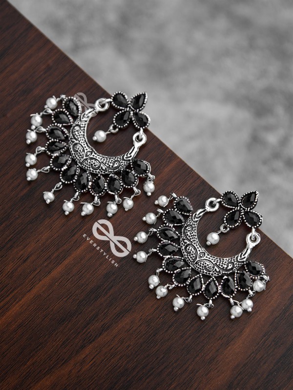 The Elegance of Royalty (Onyx Black) - Embellished Oxidised Earrings