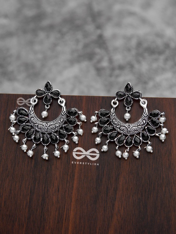 The Elegance of Royalty (Onyx Black) - Embellished Oxidised Earrings