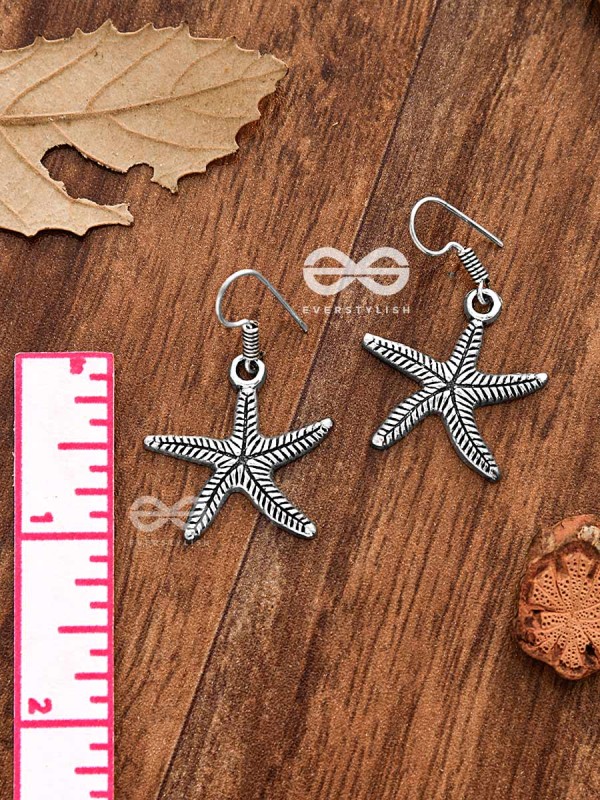 The Elegant Starfish - Tiny Trinket Earrings