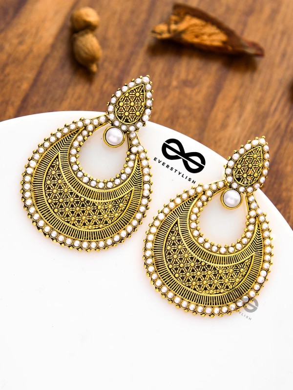 An Elegant Pearl Mesh (Golden) - Embellished Oxidised Collection