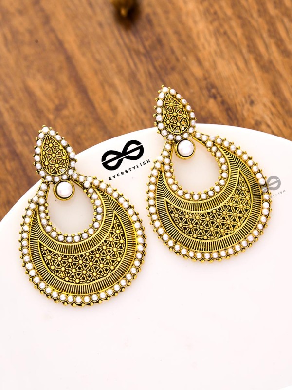 An Elegant Pearl Mesh (Golden) - Embellished Oxidised Collection