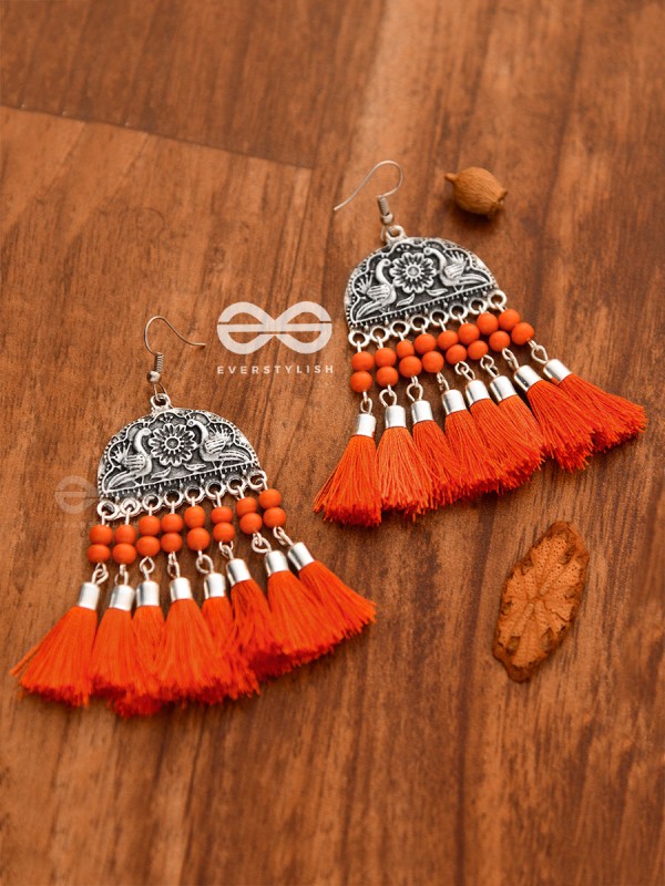 The Vintage Peacock Artwork Tassel Earrings(Orange)