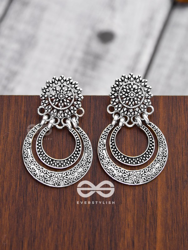 Magnificently mysterious Floral Motif Earrings
