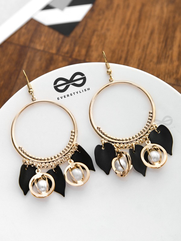 The Dangling Leaves and Pearls (Black) - The Golden Charm Collection