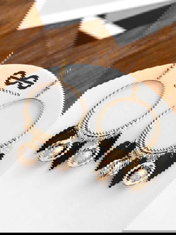 The Dangling Leaves and Pearls (Black) - The Golden Charm Collection