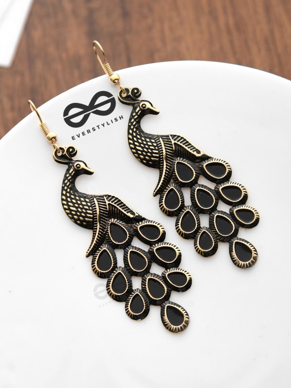 The Pleasant Peacocks - A Dark Fantasy Collection