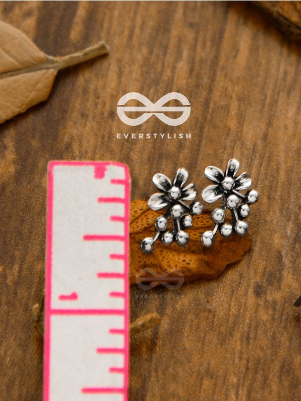The Little Dotted Floral Studs - Tiny Trinket Earrings