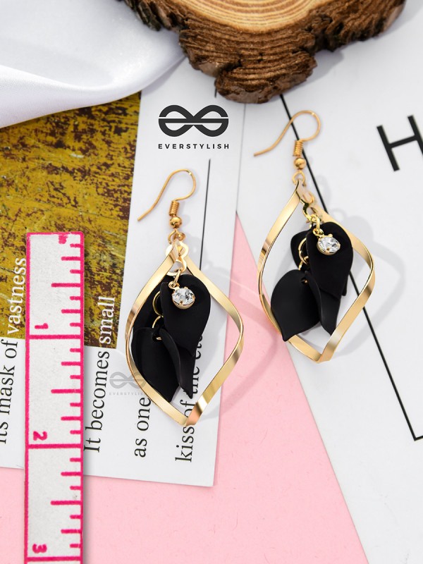 The Petals in a Twist (Black) - Golden Casual Danglers