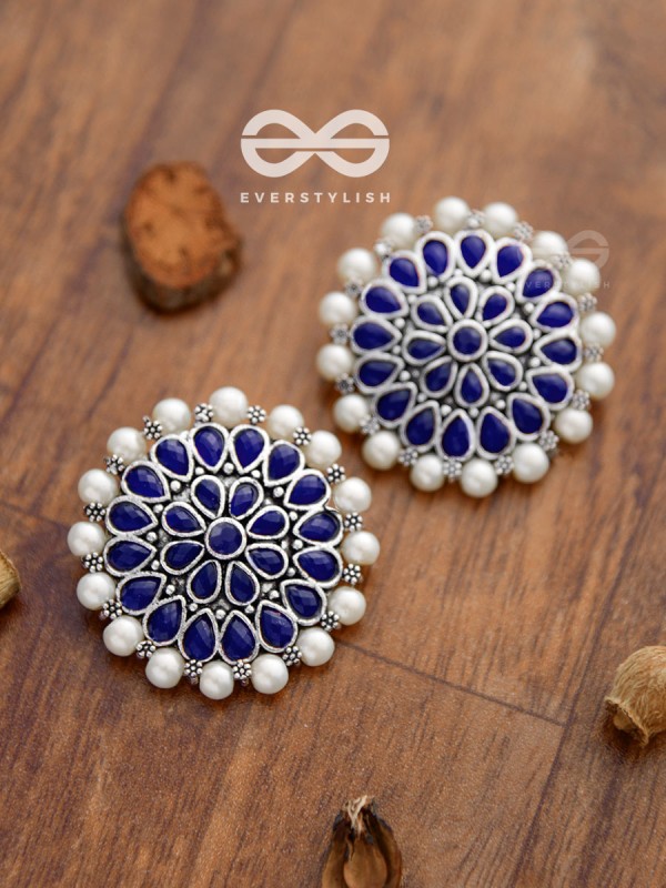 The headturner's blissful blue and pearls statement earrings