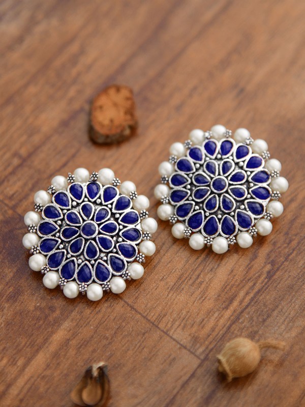 The headturner's blissful blue and pearls statement earrings