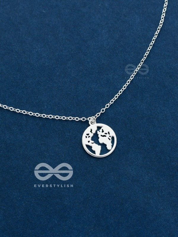 Citizen of the globe - Statement Silver Neckpiece