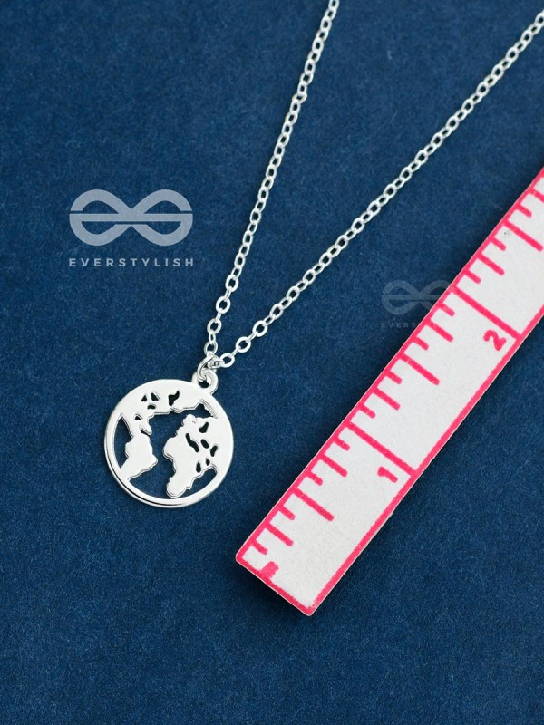 Citizen of the globe - Statement Silver Neckpiece