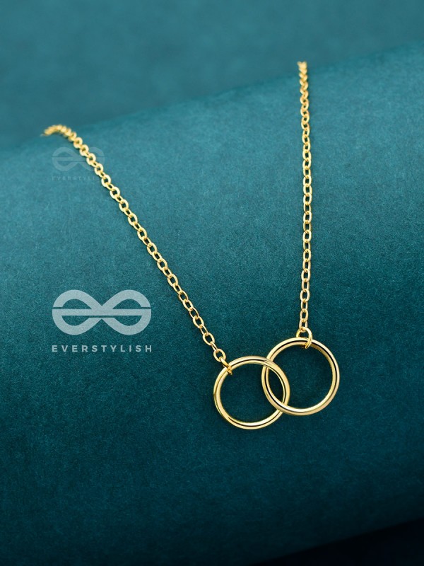 The Dainty Links - Golden Casual Neckpiece