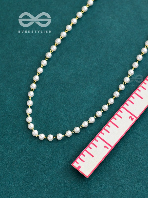 The Pearls of Elegance - Golden Statement Neckpiece