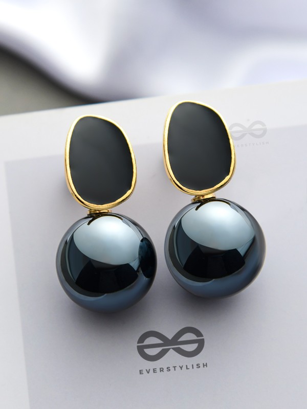 The Mesmerisingly Chic Statement Makers- Enamelled Pearl Earrings (Gun-Metal Grey)