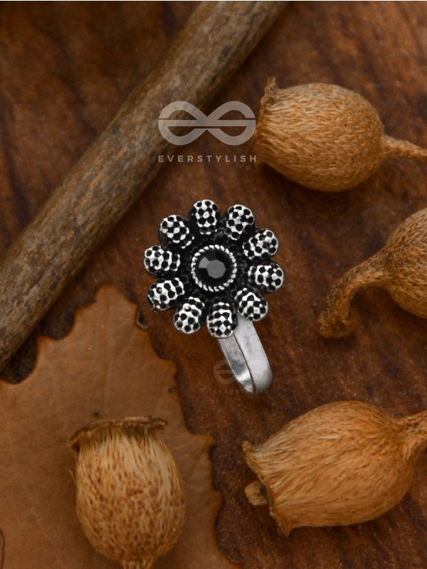 The Floral Fantasy - Embellished Non-pierced Nosepin (Onyx Black)