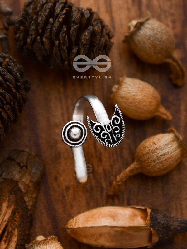 The Intricate Hypnosis Toe Ring - Tiny Trinket Collection