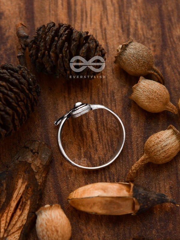 The Intricate Hypnosis Toe Ring - Tiny Trinket Collection