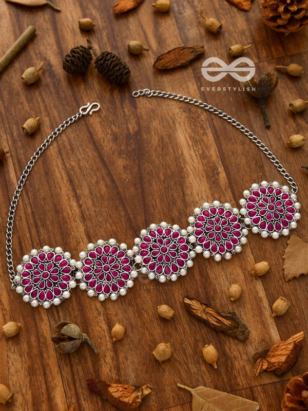 The classy Desire - Perfect Pearl Embellished Statement Choker (Ruby Red)