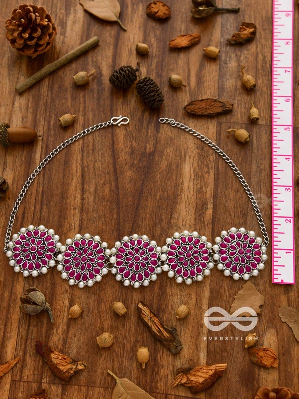 The classy Desire - Perfect Pearl Embellished Statement Choker (Ruby Red)