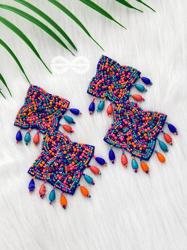 THE ROYAL GLAMOUR - EMBROIDERED PEARL STATEMENT EARRINGS ( MULTICOLOR)