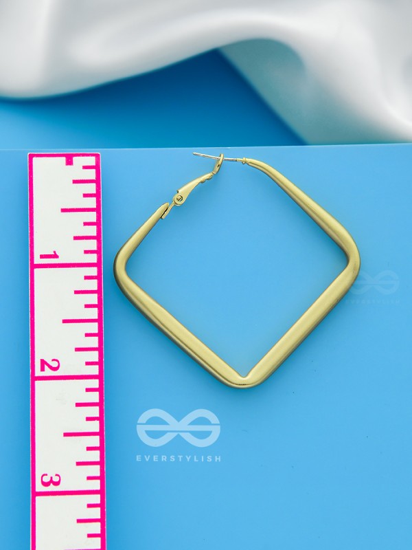 The Eccentric Squares - Golden Statement Hoops