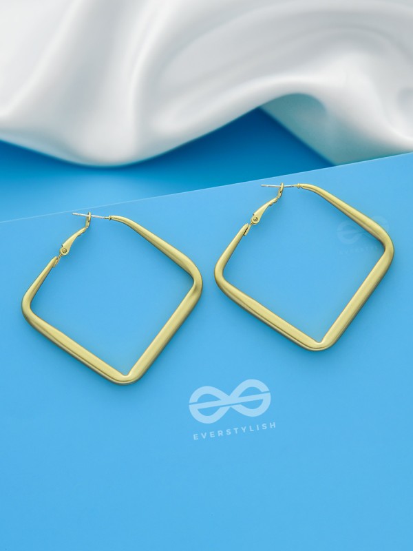 The Eccentric Squares - Golden Statement Hoops