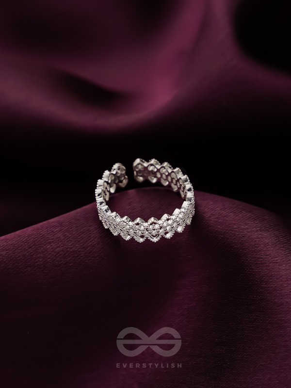 The Intricate Elegance - Adjustable Ring