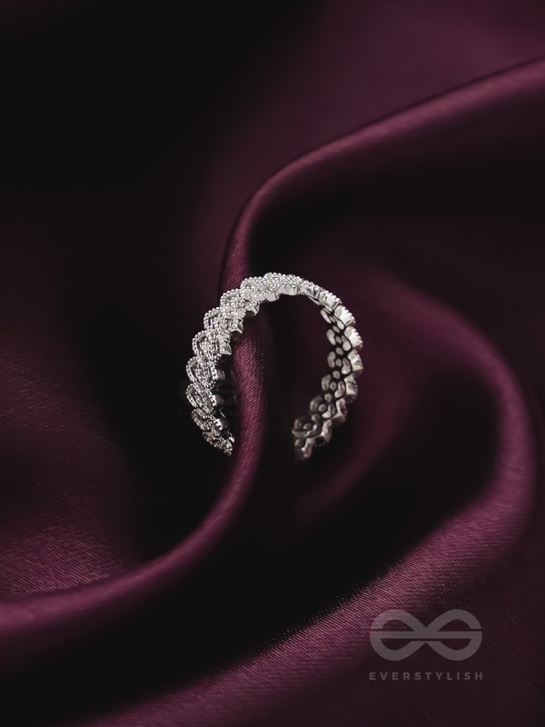 The Intricate Elegance - Adjustable Ring